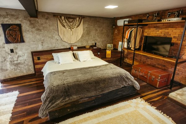 Explore the engaging evolution of manchester"s british textile industry through interactive exhibits